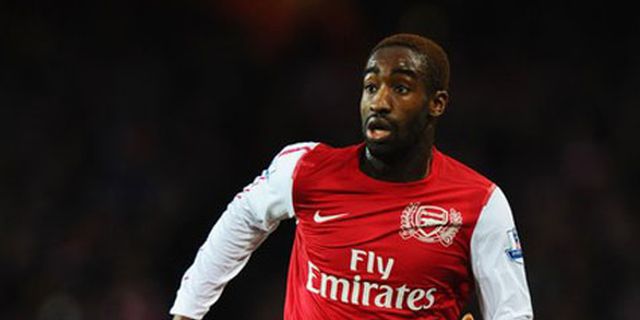 Johan Djourou Bulatkan Hati Bertahan di Arsenal
