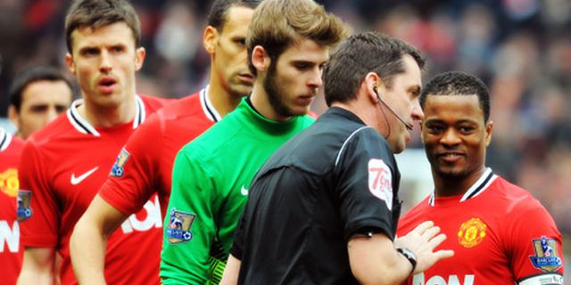Pemain United-Liverpool Bertengkar di Lorong