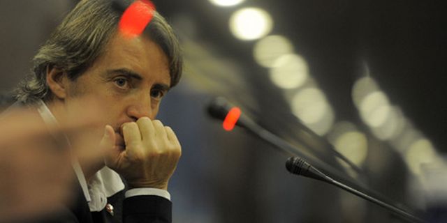 Tevez Tuturkan Kronologis Perseteruannya Dengan Mancini Tevez Tuturkan Kronologis Perseteruannya Dengan Mancini