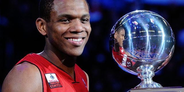 Jones Bertekad Pertahankan Mahkota 3 Point Contest Jones Bertekad Pertahankan Mahkota 3 Point Contest