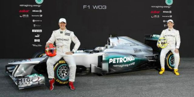 Mercedes Luncurkan F1 W03 di Barcelona Mercedes Luncurkan F1 W03 di Barcelona
