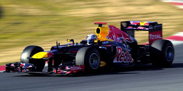 Vettel Tercepat Pada Tes Barcelona Hari Pertama Vettel Tercepat Pada Tes Barcelona Hari Pertama