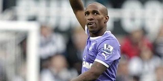 Defoe: Arsenal Lebih Butuh Kemenangan Ketimbang Spurs Defoe: Arsenal Lebih Butuh Kemenangan Ketimbang Spurs