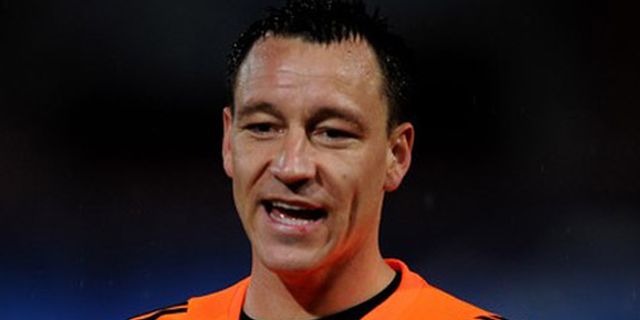 Pearce Belum Jamin Posisi Terry di Timnas Inggris Pearce Belum Jamin Posisi Terry di Timnas Inggris