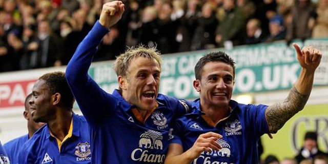 Neville Ikut Latih Timnas Inggris U-21 Neville Ikut Latih Timnas Inggris U-21