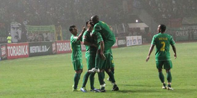 Review: Tumpul, Timnas Takluk Di Tangan Persebaya Review: Tumpul, Timnas Takluk Di Tangan Persebaya