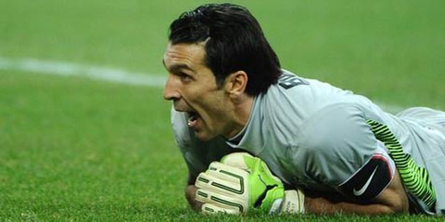 Buffon Tetap Bersikeras Tak Akui Gol Muntari Buffon Tetap Bersikeras Tak Akui Gol Muntari