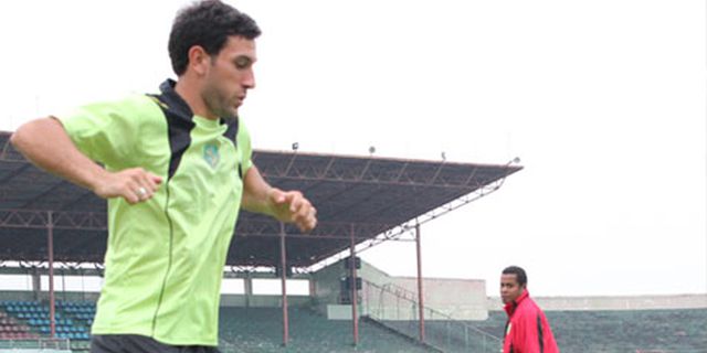 Resmi: Persebaya Pinjamkan Barisic ke Musuh Bebuyutan Resmi: Persebaya Pinjamkan Barisic ke Musuh Bebuyutan