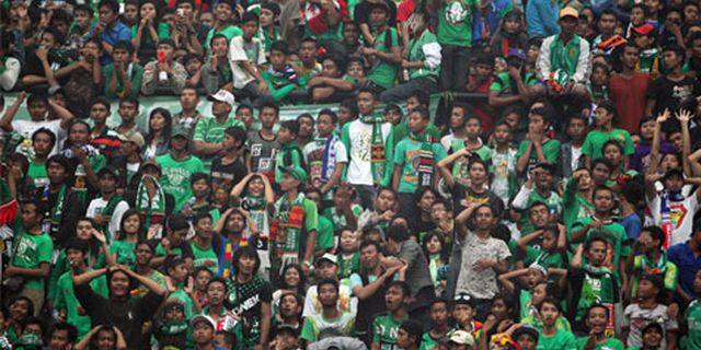 Persebaya Santuni Keluarga Bonek Korban Tragedi Lamongan