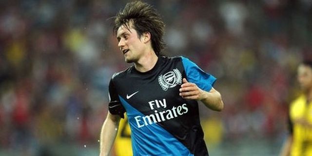 Rosicky Menolak Tawaran Besar Demi Arsenal Rosicky Menolak Tawaran Besar Demi Arsenal