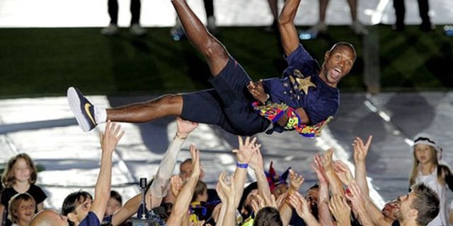 Guardiola: Abidal Adalah Pemain Tak Tergantikan di Barcelona Guardiola: Abidal Adalah Pemain Tak Tergantikan di Barcelona