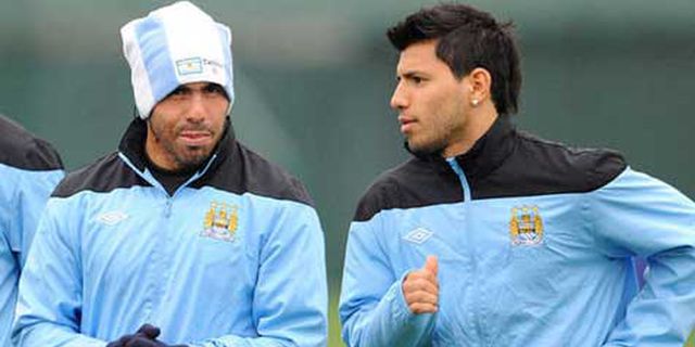 Barry: Anda Tak Boleh Acuhkan Tevez Barry: Anda Tak Boleh Acuhkan Tevez