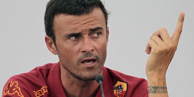Enrique Tegaskan Bahwa Roma Tak Tiru Barcelona