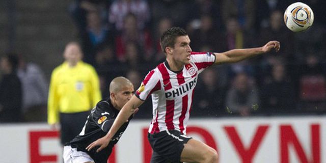 Manchester United Dekati Kevin Strootman Manchester United Dekati Kevin Strootman