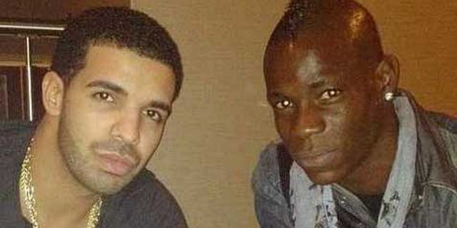 Balotelli Semprot Dua Gadis Dengan Tabung Pemadam Kebakaran Balotelli Semprot Dua Gadis Dengan Tabung Pemadam Kebakaran