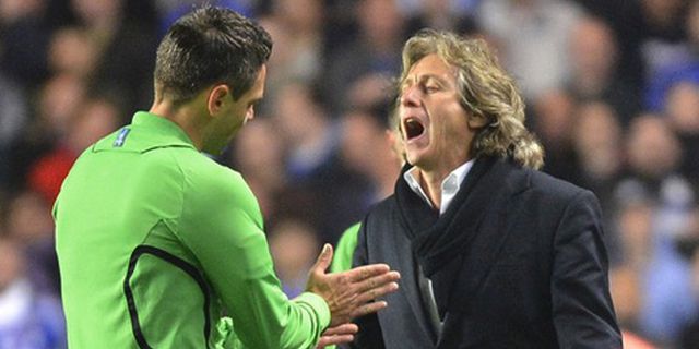 Benfica Bertanding Melawan Chelsea Dan Wasit