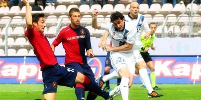 Review: 10 Pemain Cagliari Ganjal Laju Inter