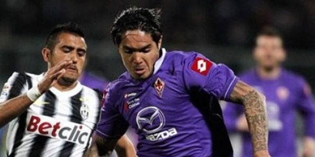 Jika Vargas Datang, Dirk Kuyt Bakal Ditendang
