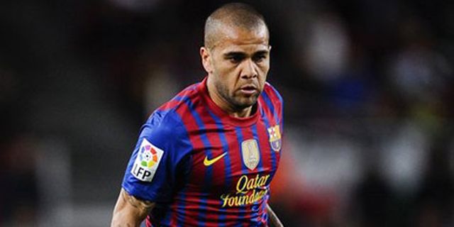 Dani Alves Dihantam Cedera Paha Dani Alves Dihantam Cedera Paha