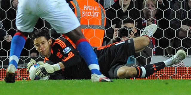 Brad Jones Dedikasikan Kemenangan Liverpool Untuk Mendiang Putranya Brad Jones Dedikasikan Kemenangan Liverpool Untuk Mendiang Putranya