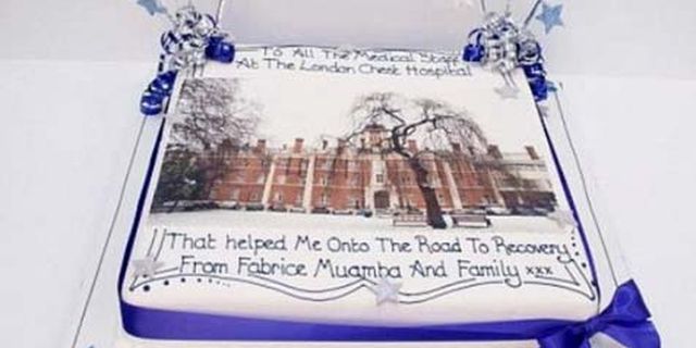 Kue Raksasa Dari Muamba Untuk London Chest Hospital Kue Raksasa Dari Muamba Untuk London Chest Hospital