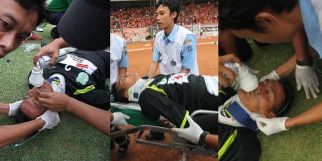 Kalah, Kiper PSMS Tak Sadarkan Diri Kalah, Kiper PSMS Tak Sadarkan Diri