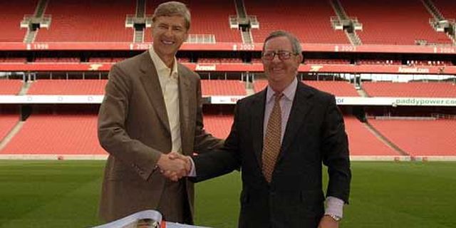 Hill-Wood: Wenger Harus Terus Bertahan Di Arsenal Hill-Wood: Wenger Harus Terus Bertahan Di Arsenal