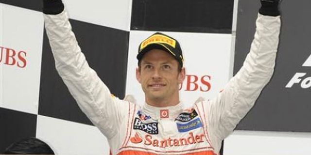 Button Sesalkan Buruknya Pit Stop McLaren Button Sesalkan Buruknya Pit Stop McLaren