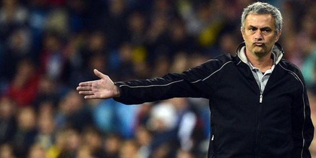Mourinho Kembali Terlibat Kericuhan Mourinho Kembali Terlibat Kericuhan