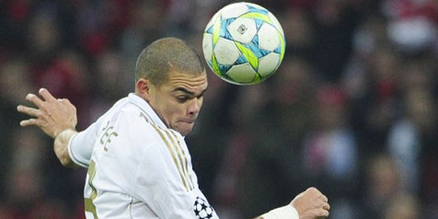 Pepe: Gol Gomez Bukan Salah Coentrao Pepe: Gol Gomez Bukan Salah Coentrao