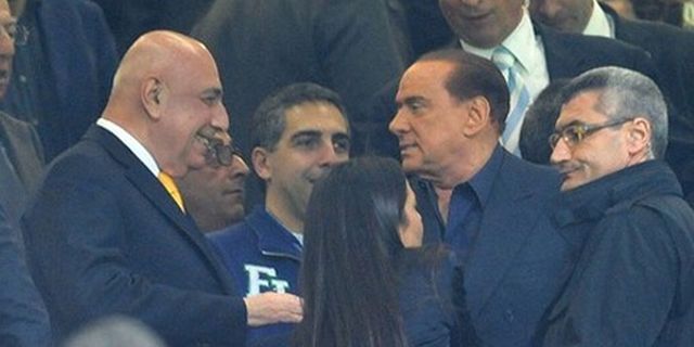 Allegri: Berlusconi Tahu Dan Mengerti Sepakbola Allegri: Berlusconi Tahu Dan Mengerti Sepakbola