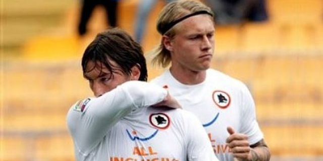 Lawan Juve, Roma Siapkan Duet Heinze-Kjaer