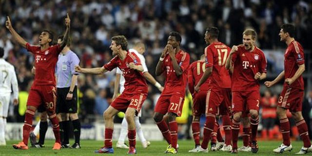 Pelatih Bayern Sesalkan Kartu Kuning Tiga Pilarnya