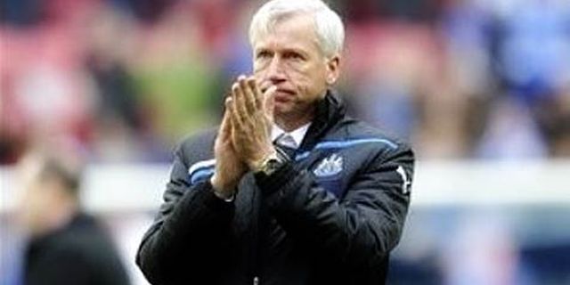 Pardew: Saat Tak Tepat Bersua Chelsea Pardew: Saat Tak Tepat Bersua Chelsea