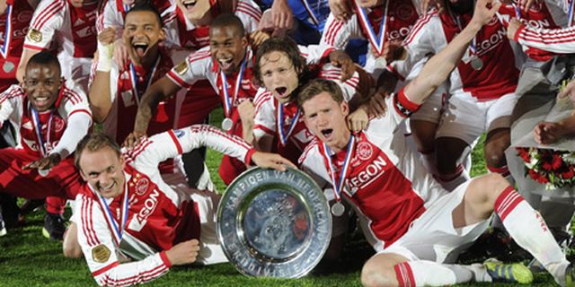 Back-to-Back, Ajax Juara Eredivisie 2011-2012 Back-to-Back, Ajax Juara Eredivisie 2011-2012
