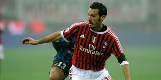 Zambrotta Masih Tunggu Kejelasan Nasibnya di Milan