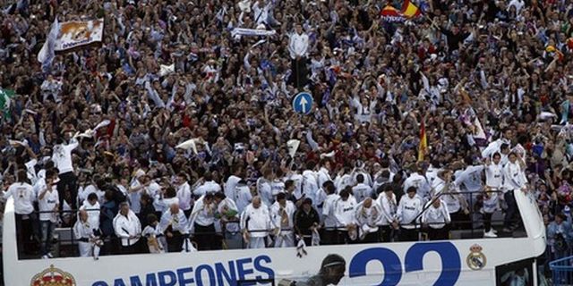 Gegap Gempita Parade Juara Madrid Gegap Gempita Parade Juara Madrid