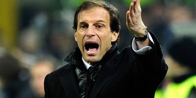 Berlusconi: Allegri Pelatih Milan Musim Depan