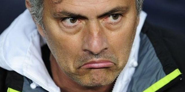 Mou Kritik Pep: Tidak Ada Manusia Sempurna Mou Kritik Pep: Tidak Ada Manusia Sempurna