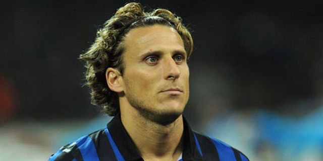Forlan Pertimbangkan Tawaran Dari Brasil Forlan Pertimbangkan Tawaran Dari Brasil