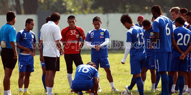 Robby Darwis: Pemain Persib Kini Lebih Padu Robby Darwis: Pemain Persib Kini Lebih Padu
