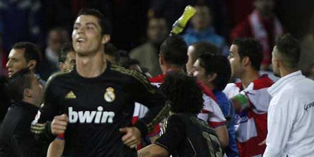 Lempar Botol ke Wasit, Benitez Kena Sanksi 3 Bulan