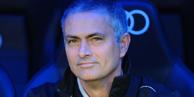 Mourinho Beberkan Alasan Bertahan di Madrid Mourinho Beberkan Alasan Bertahan di Madrid