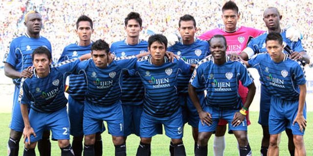 Suharno Benahi Finishing Touch Arema ISL