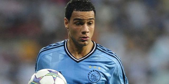 Van Der Wiel Tolak Bergabung Dengan Roma