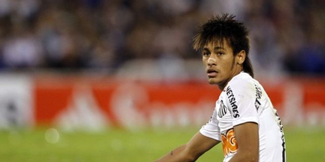 Pele: Brasil Harus Lindungi Neymar Pele: Brasil Harus Lindungi Neymar