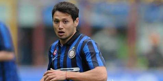 Inter Siap Lepas Pazzini Demi Zarate