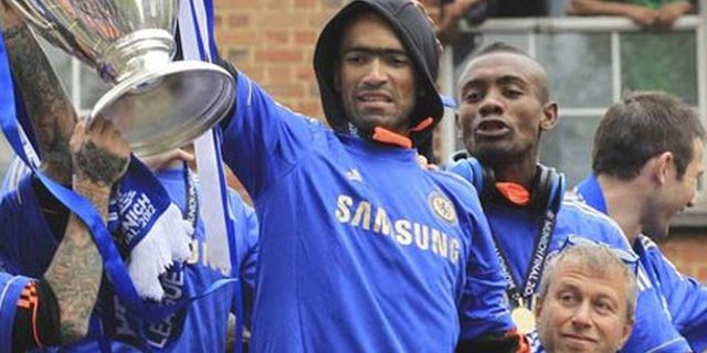 Cuci Gudang, Chelsea Lepas Kalou dan Bosingwa