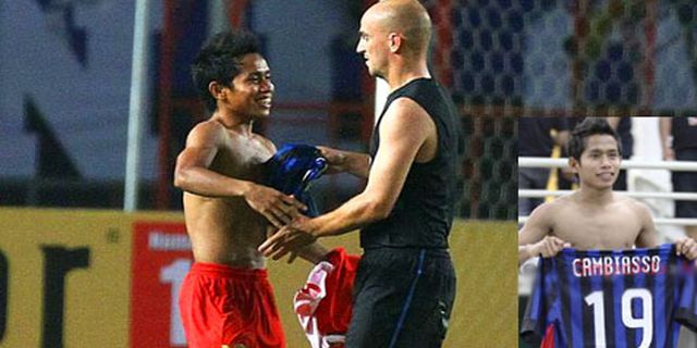 Main Apik, Andik Dapatkan Jersey Cambiasso