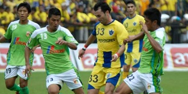 ISL Review: Mitra Kukar Hancurkan Persegres 4-1 ISL Review: Mitra Kukar Hancurkan Persegres 4-1